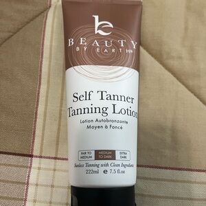 Beauty by Earth Self Tanner Tanning Lotion - medium to dark shade